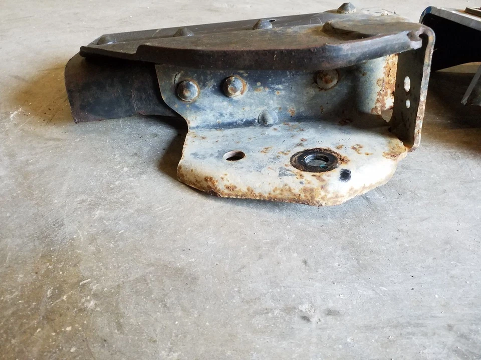 Juego de soportes de brazo de control de radio 4x4 | Se adapta a Ford F350 F450 DRW 2008-2009 Foto 3 de 4