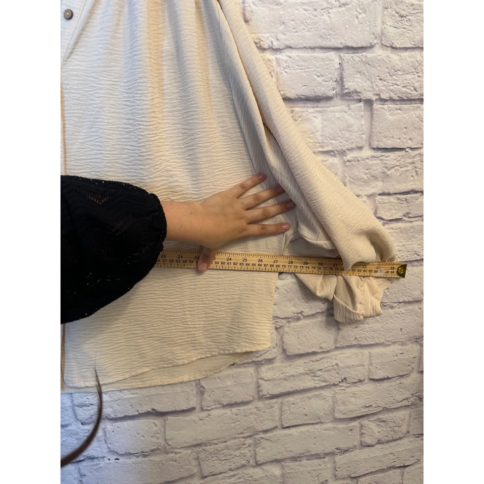 Blusa Top Mujer EASEL Los Angeles Beige Texturizada Con Botones Manga Larga M Foto 3 de 4