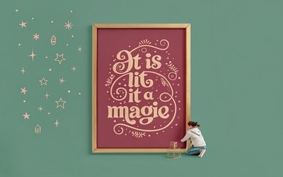 Its Just a Little Magic Zitat Text Zauber Witchy Boho dunkel maximalistisch Interieur H
