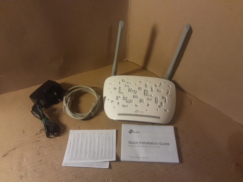 TP-Link VDSL/ADSL Modem Router TD-W9970 + PSU AND LAN CABLE BOX - Image 4 of 4