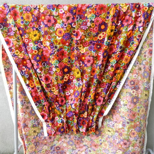5th Avenue Sylmer Screen Print Fabric 70's Flowers Pink Red Olive 90" x 48" T45 - Picture 3 of 8