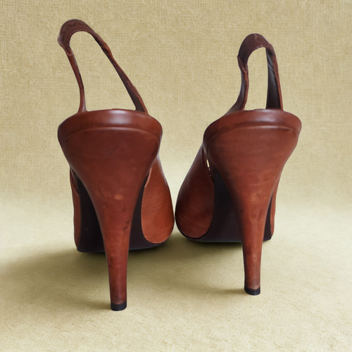 Zapatos de salón Delman marrón camel tacón peep toe con correa elástica talla 8M - Imagen 9 de 11