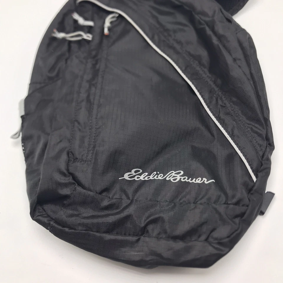 Eddie Bauer Mochila de Viaje Pequeña de Un Hombro en Negro Foto 3 de 4