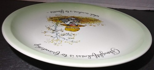 Holly Hobbie Collector's Edition Plate " Thoughtfulness is to Friendship " 1972 - Picture 5 of 11