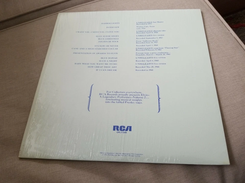 ELVIS A LEGENDARY PERFORMER VOL 2 LP CPL1-1349 Foto 2 de 4