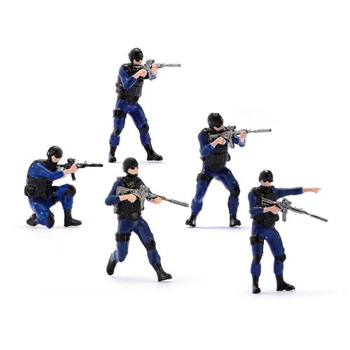 1/64 Bambole Squadra Antiesplosione Polizia SWAT Modellino Scena Modello Per Auto Veicoli - Foto 8 di 11