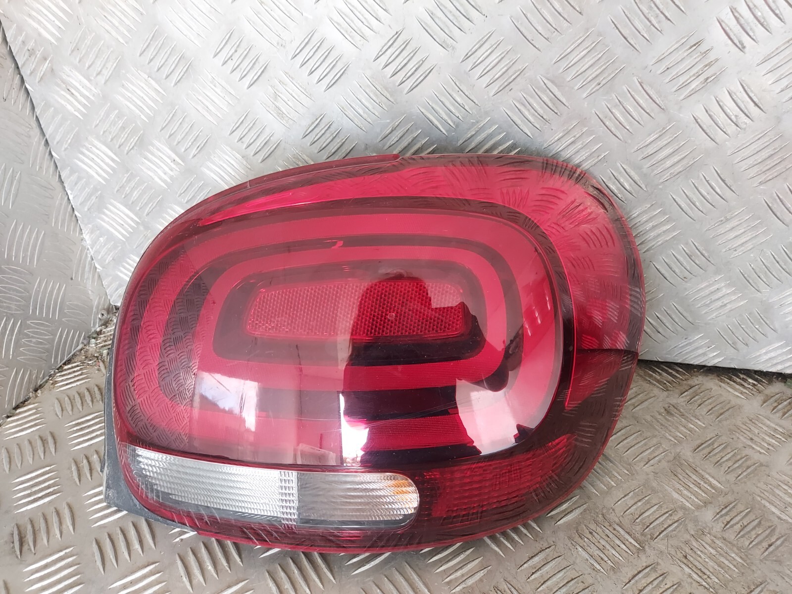 Picture 1 of 5
