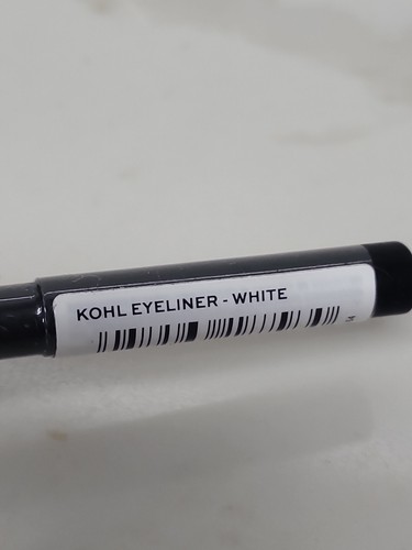Makeup Revolution Kohl eyeliner pencil Shade : White Sealed! - Picture 5 of 6
