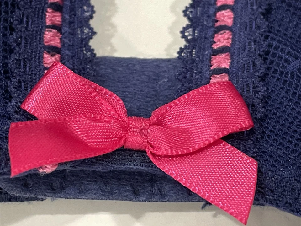 Sujetador con aros Betsey Johnson rosa lazo margarita malla correas ajustables azul talla 32C Foto 4 de 4