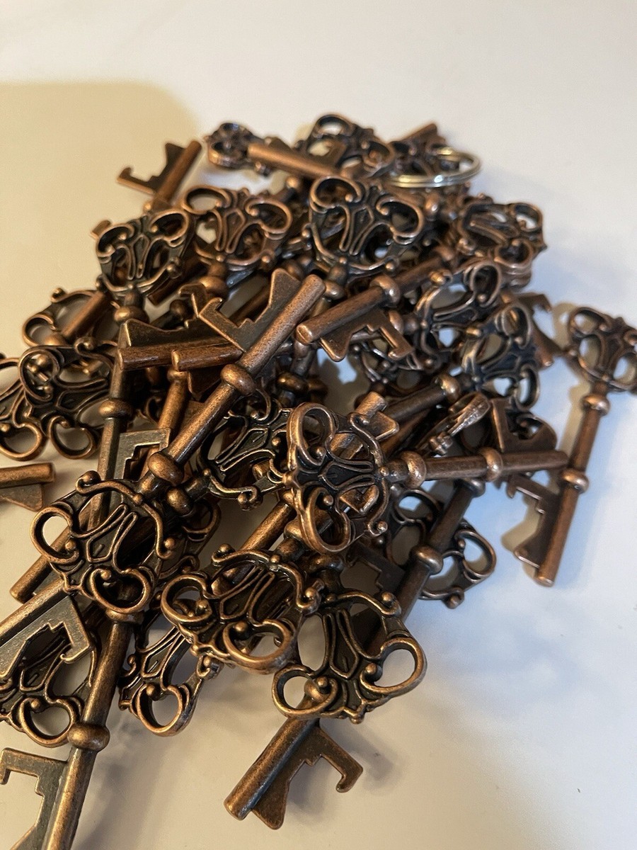36pcs Keys Antique Vintage Zinc Alloy Copper Favor Key Alice In