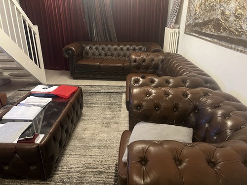 Chesterfield-Sofa aus braunem Leder – Sehr Gut Erhalten - Bild 1 von 3