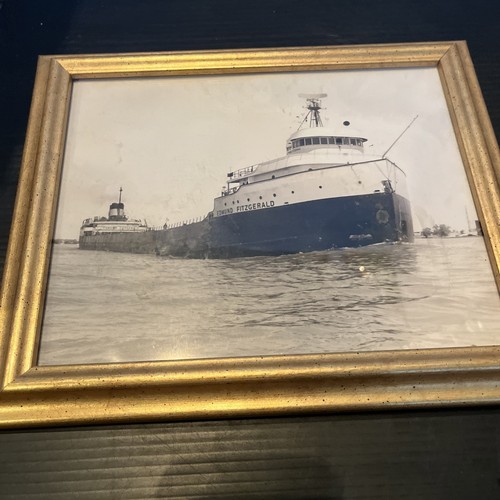 SS EDMUND FITZGERALD GREAT LAKES FREIGHTER SHIP ILL FATED SANK 8X10 FRAMED PHOTO