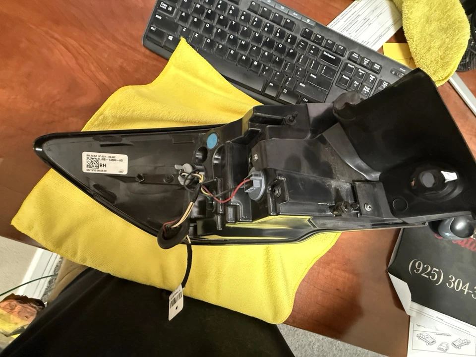 福特 ESCAPE TAIL LIGHT PASSENGER 2020 2021 2022 LJ6B-13404-AG 原始设备制造商 — 第 3/4 张图片