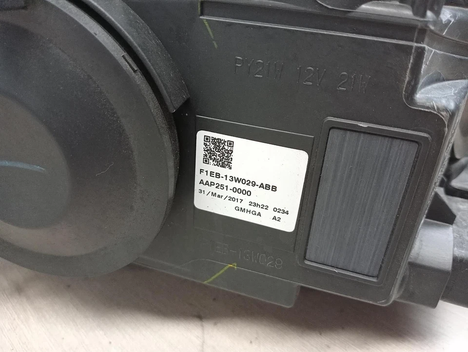 FORD FOCUS RIGHT HEADLAMP LZ, TITANIUM/SPORT, HALOGEN TYPE, 07/15-11/18 2017 - image 4 of 4