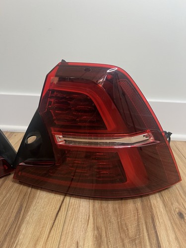 OEM 2020 Volvo S60 T5 Momentum FWD 4D Sedan Set of 2 Left & Right Tail Lights - Picture 2 of 13