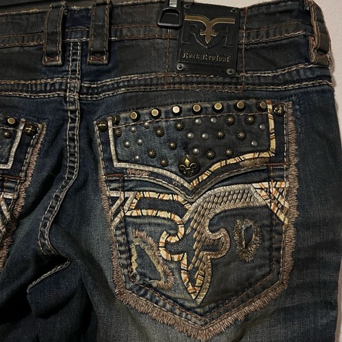 Pantalones de mezclilla Rock Revival Lampson Biker 40 bolsillos lavados oscuros con tachuelas nuevos con etiquetas - Imagen 9 de 14