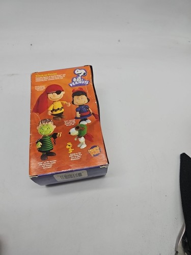 Figura Posable 2012 Peanuts Halloween Snoopy y Woodstock As Volador - Imagen 3 de 4