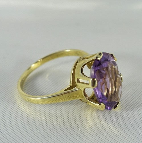 Ansprechender Amethyst Ring 333 Gold Goldring Goldschmuck / CU 304(25) - Bild 3 von 6