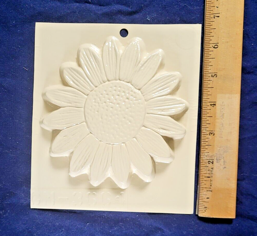 Lotto stampi gesso vintage plastica girasole arcobaleno conchiglia cavallo a dondolo ragazza orso - Foto 2 di 21