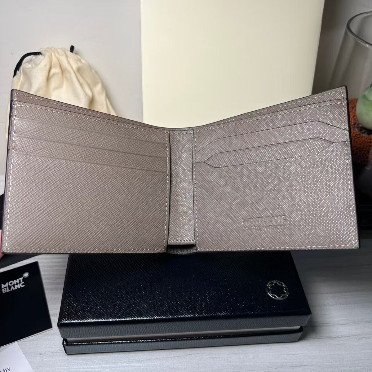 MontBlanc MB198205 Wallet Brown Color Real Leather 6CC Money