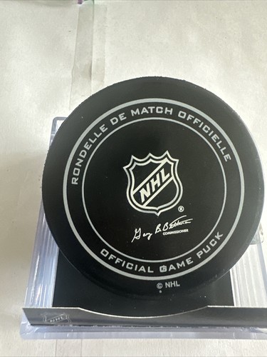Mark Stone signiert Ottawa Senators offizielles Spiel Puck - Bild 3 von 3