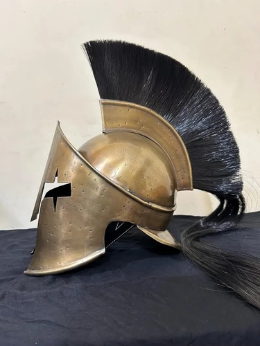 King Leonidas Spartan Helmet with Display Stand Perfect Christmas Gift for Boys - Picture 6 of 6