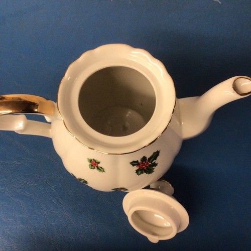Lefton China Christmas Holly & Berry Teapot Coffeepot 7948 Japan - Picture 9 of 12