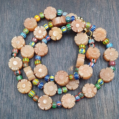 Antique Allure Vintage Yellow Carving Aventurine and Venetian Chevron Beads Mala - Picture 3 of 9