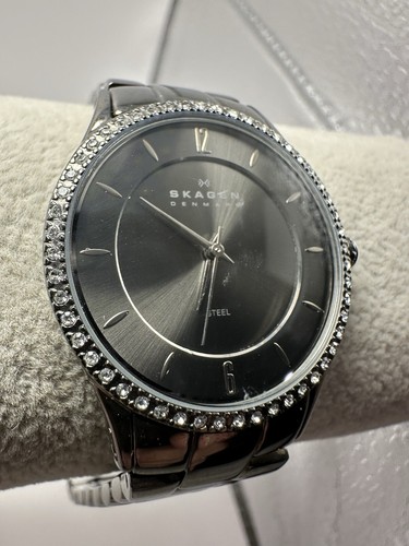 Skagen 347SMXM Ladies Watch 30MM 6" Slim Swarovski Crystal Gunmetal A2 - Picture 3 of 8