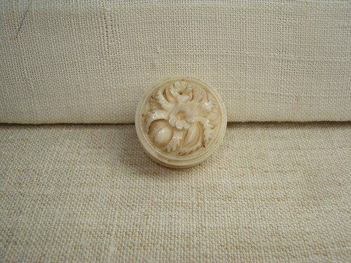 Ancien Petit Dévidoir à Fil Sculpté de Fleurs - Afbeelding 3 van 13