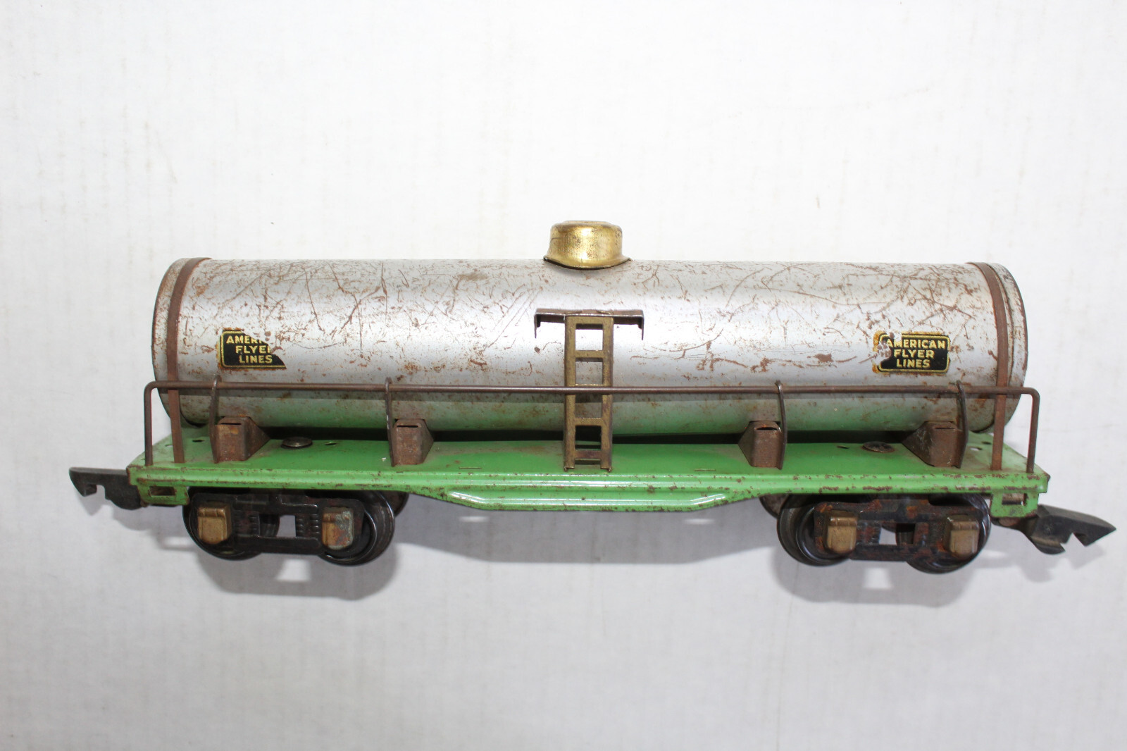 American Flyer Prewar O Gauge 3210 Silver Tank Car Green Frame #2