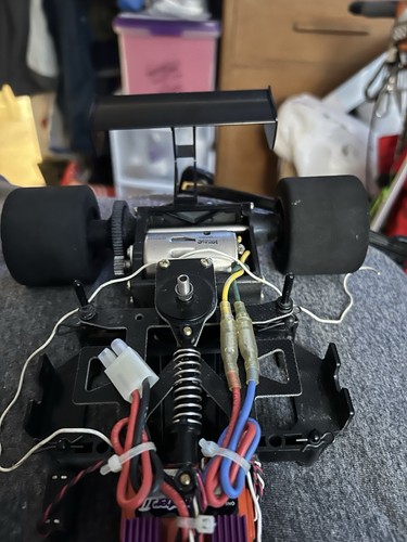 Tamiya 1/10 RC F103 - Picture 5 of 8