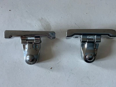 charnières de vitre custode Renault 4 R4 4L SUPER R1122 R1124 - Photo 1/4