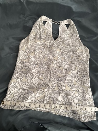 Blusa sin mangas Banana Republic XSmall gris blanca con cuello en V - Imagen 7 de 17