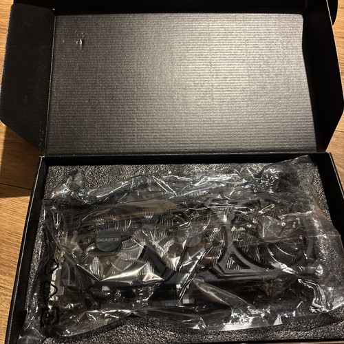 Gigabyte Windforce R9 270X 2GB DDR5 PCIe Video Graphics Card GV-P927XOC-2GD - Picture 10 of 11