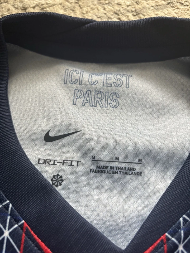 M 码耐克巴黎圣日耳曼 PSG 2025/26 体育场主场球衣 HJ4593-411 — 第 4/4 张图片