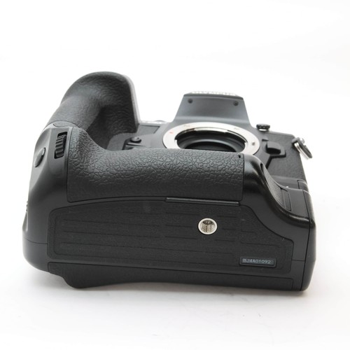 Olympus OM-D E-M1X Mirrorless Camera Body -Near Mint- #223 - Picture 6 of 12