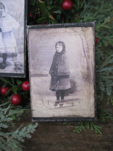 3 Tiny Covered Canvas Old Photo Prints Christmas Girls - Picture 4 of 8