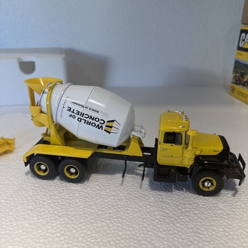 1st Gear #19-2429 2006 World of Concrete MACK R- Model Tandem Axle Mixer - RARE! - Picture 9 of 15