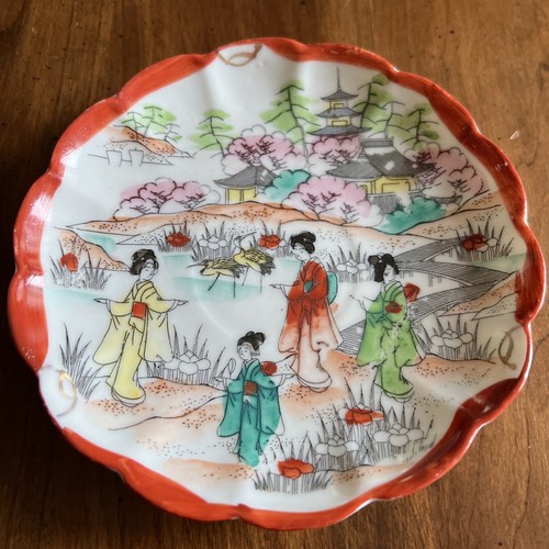 Antique Japanese Kutani Porcelain 5.5” Saucer; HandPainted Geisha Scalloped Edge - Picture 12 of 12