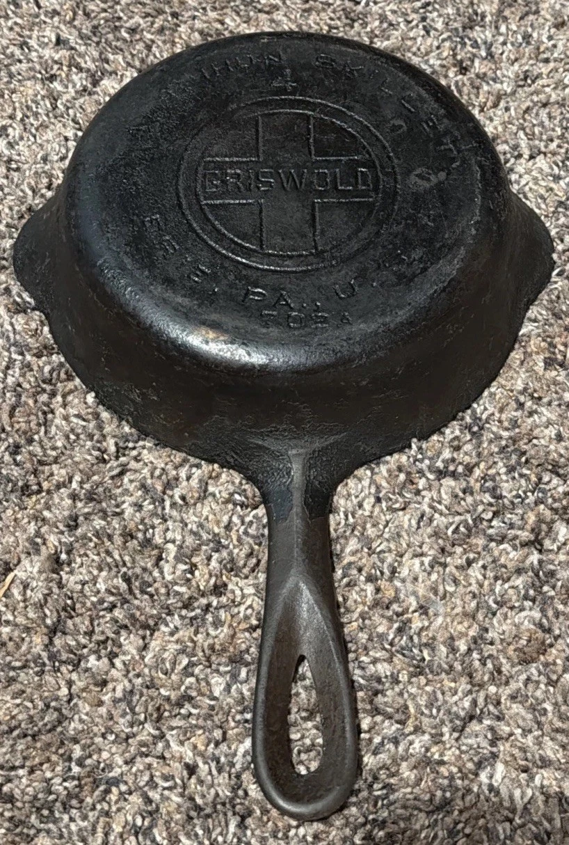 GRISWOLD #4 Cast Iron Skillet 702 A Large Block Logo