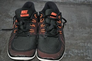 Nike Free 5,0 Running Sneaker Gr 42 Farbe schwarzweissgrau Nike Free 5.0 neon neonorange sneakers Schuhe Turnschuhe