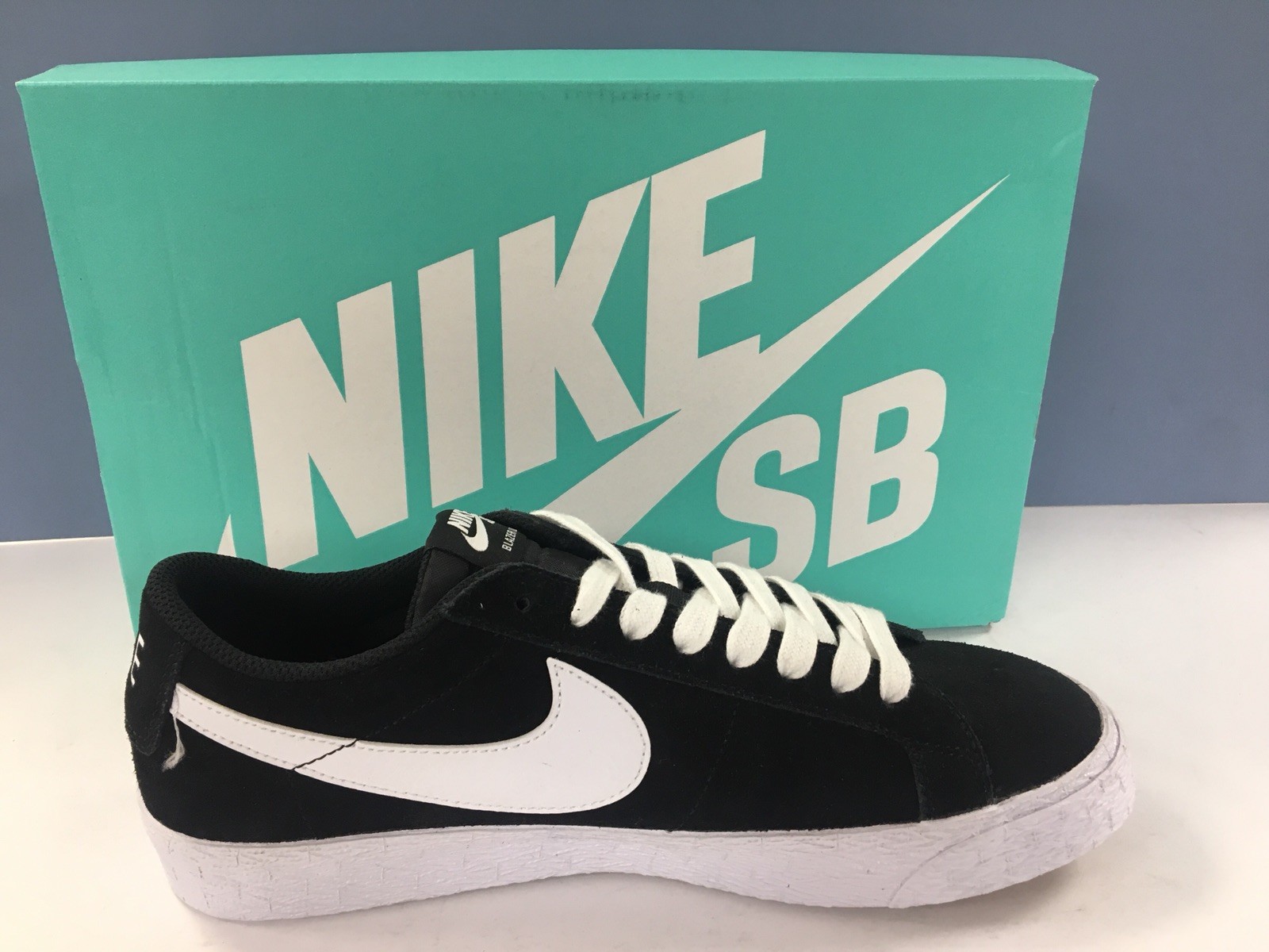 BRAND NEW Herren NIKE SB BLAZER ZOOM LOW LOW ZOOM TRAINERS. UK SIZE 7. BNWB. d92419 BRAND NEW Herren NIKE SB BLAZER ZOOM LOW LOW ZOOM TRAINERS. UK SIZE 7. BNWB. d92419
