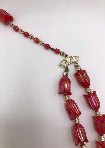 Vintage rot irisierende Tulpe Perle zwei Strang Halskette und Ohrringe - Bild 3 von 10