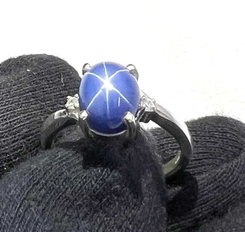 Hermoso anillo de compromiso de plata de ley 925 con zafiro estrella azul para mujer Foto 3 de 4