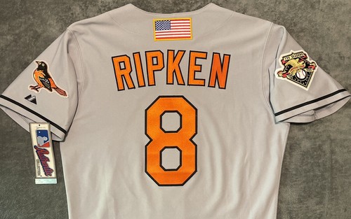 Autentica maglia Cal Ripken Jr. Orioles 2001 Majestic taglia 40 nuova con etichetta 11 settembre e 100° - Foto 11 di 12