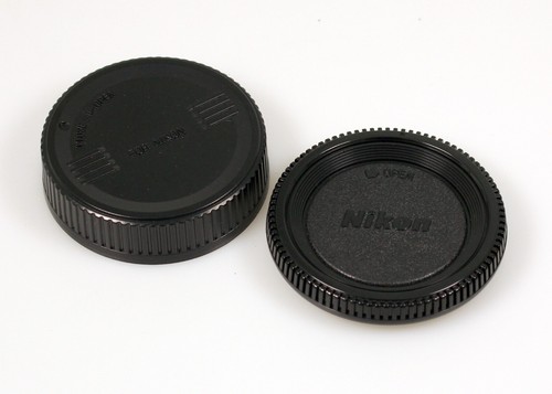 Nikon F Body und Objektivdeckel BF-1A