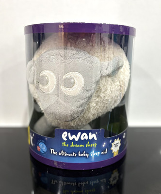 Ewan das Traumschaf Schlaf Baby Schnuller weiß & grau Herz schlagend Plüsch