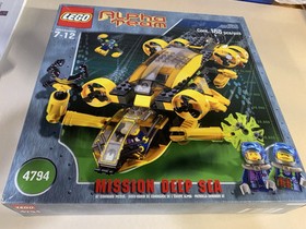 (LIGHT WEAR) New Sealed Lego 4794: Alpha Team Command Sub - Mission Deep Sea