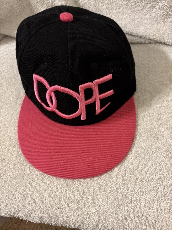 Boné de beisebol adulto Dope 6 painéis (L) preto com letras rosa/conta usado - Imagem 2 de 4